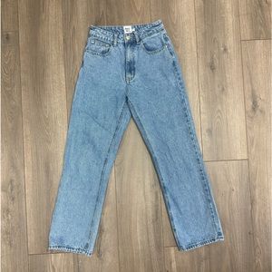 Princess Polly size 2 medium wash high waisted cropped straight leg jean